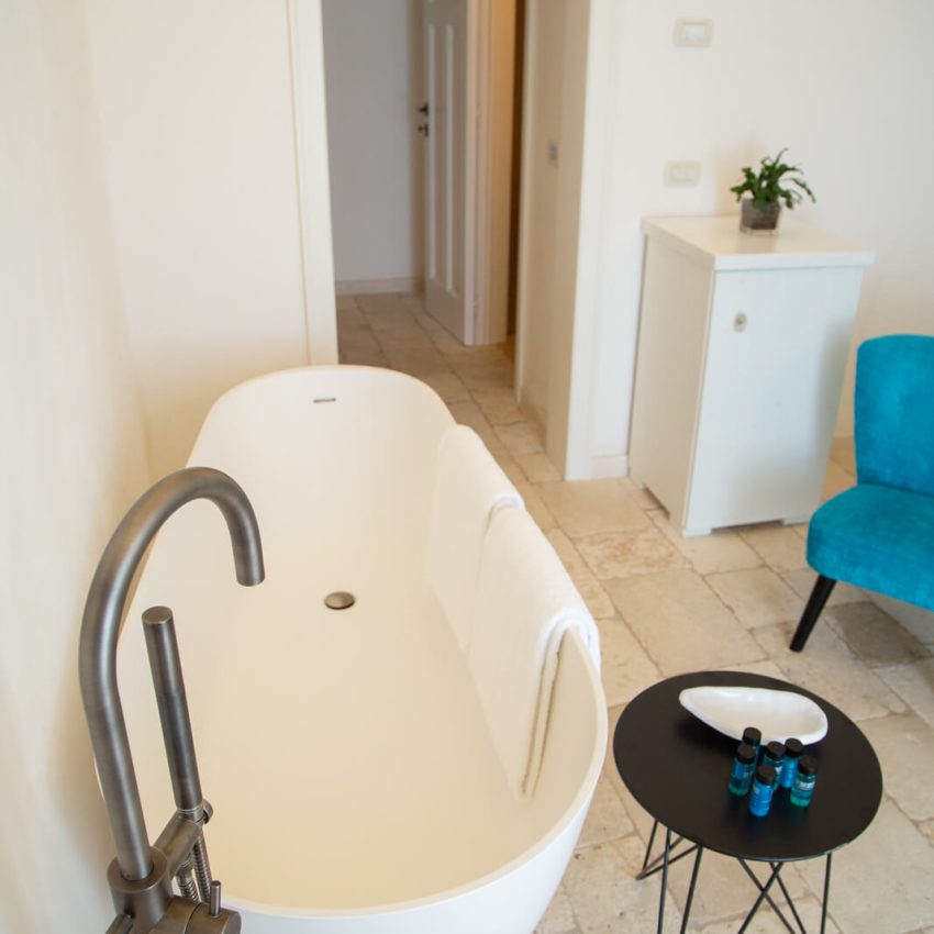 dimora-graziana-1909-suite-con-vasca-room-tub-gelsomino-13