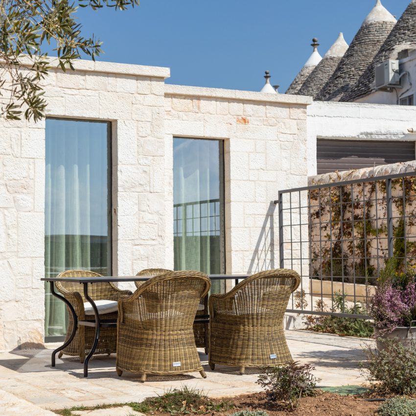 dimora-graziana-exclusive-ambienti-esterni-pool-living-garden-4